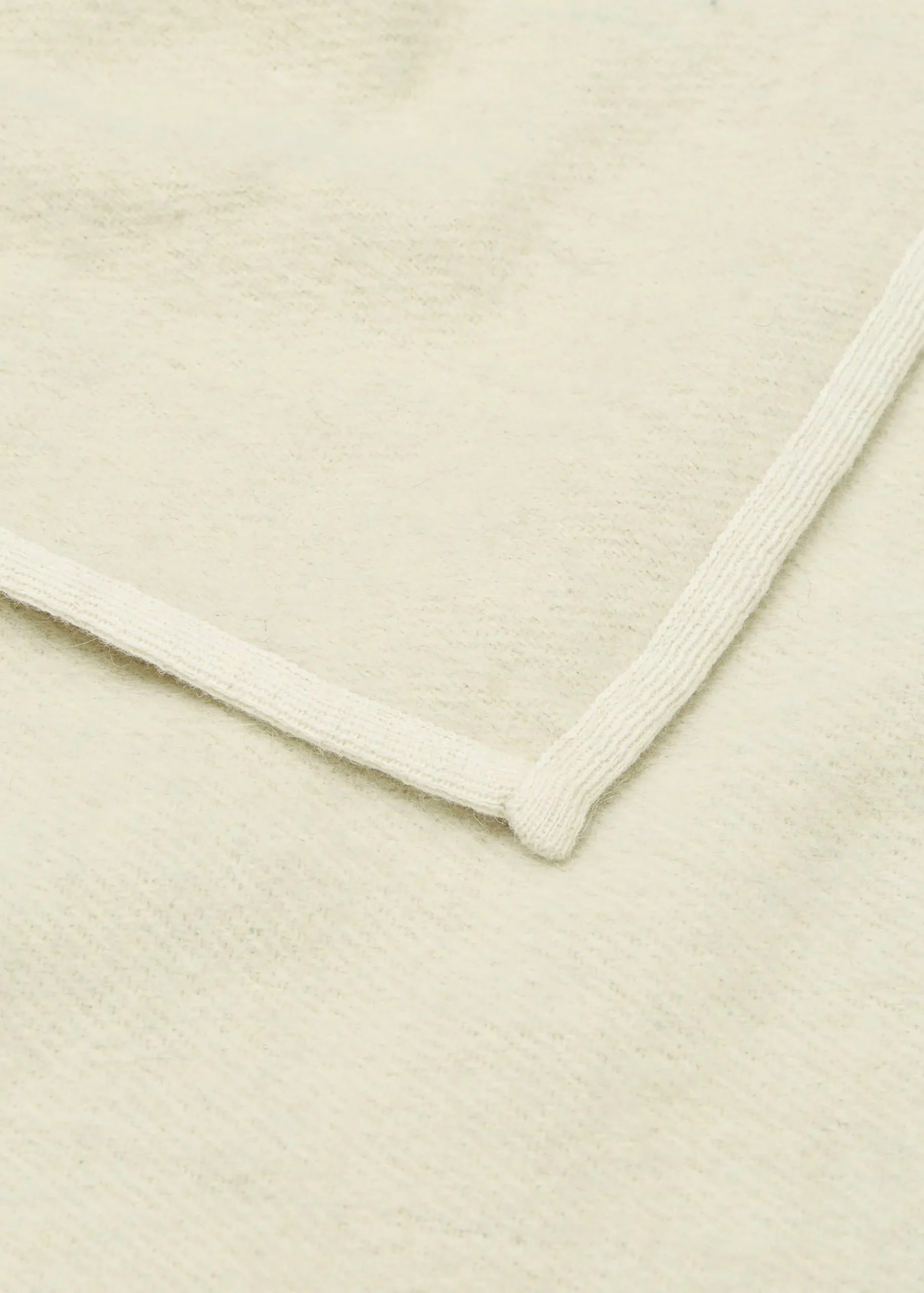 Edvin wool throw
