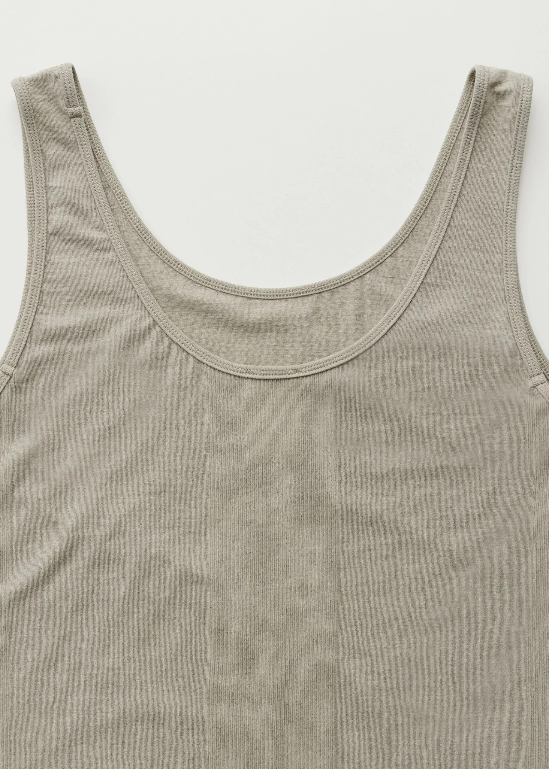 Gentle cashmere tank