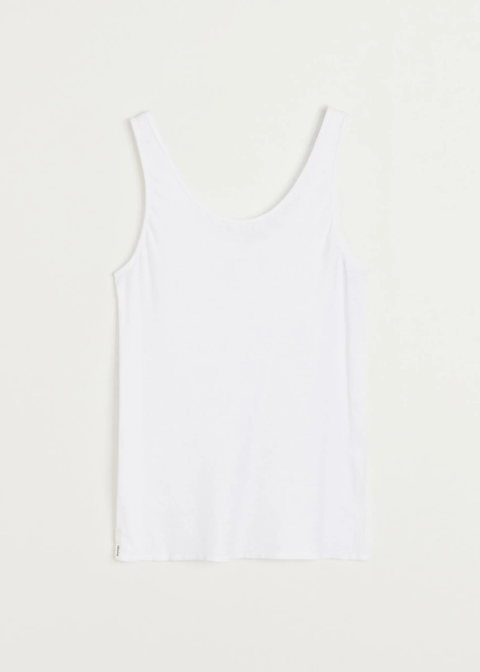 Gentle cashmere tank