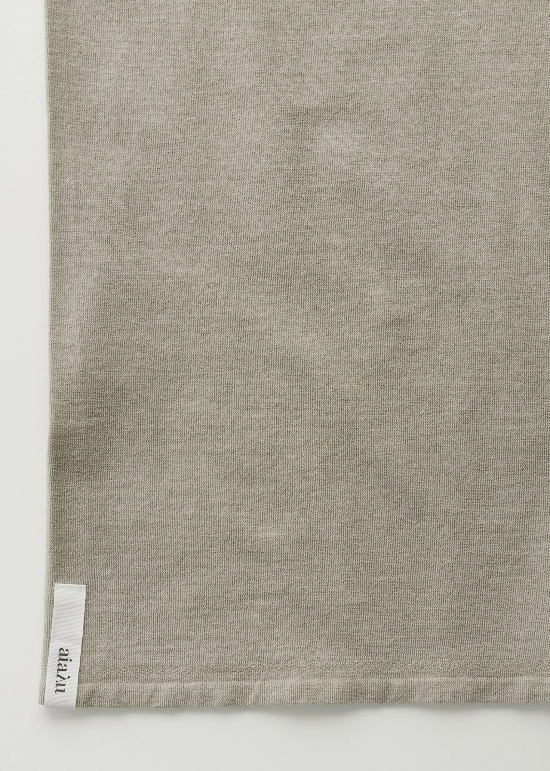 Gentle cashmere tee
