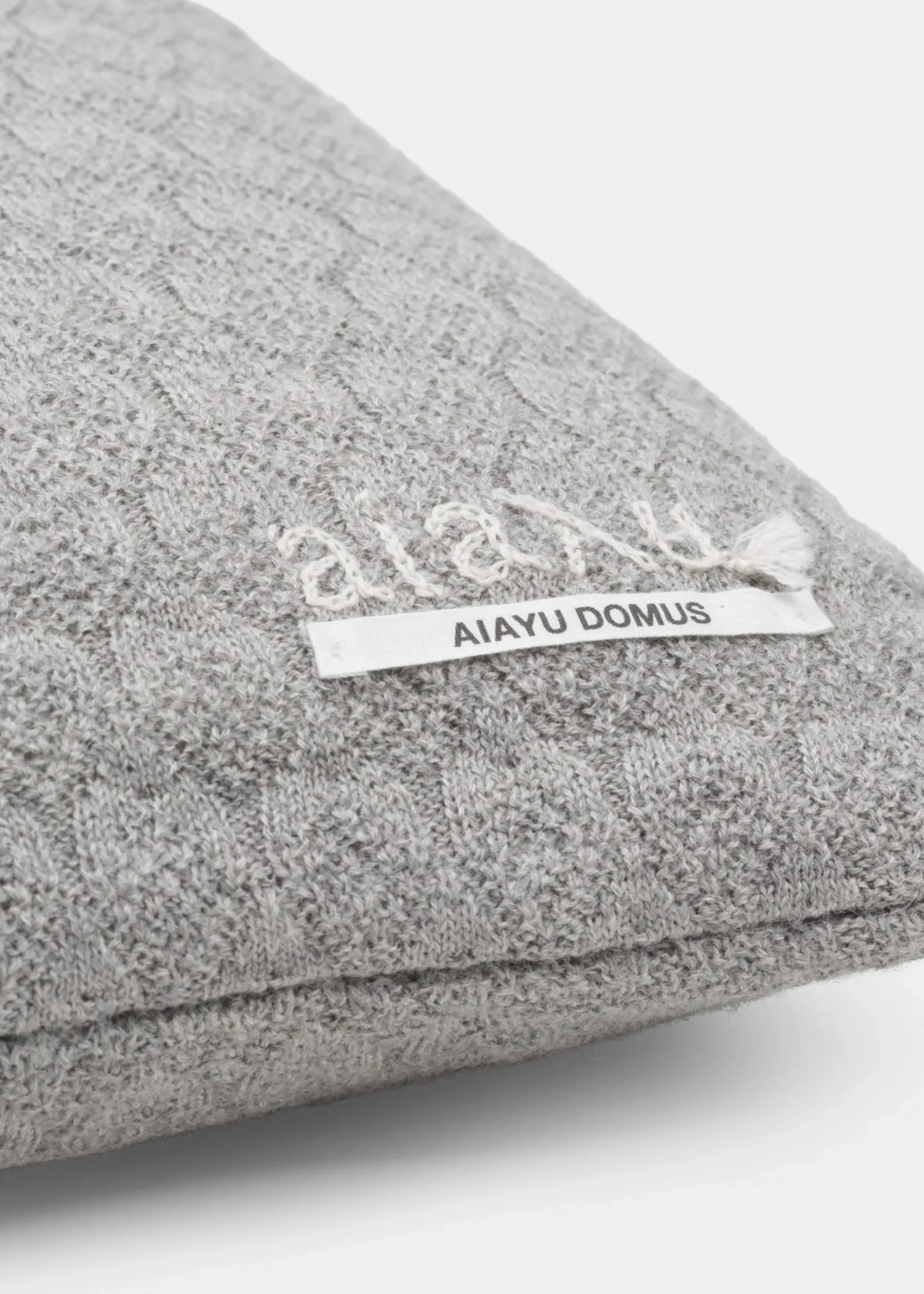 Raul llama wool pillow - 50x50