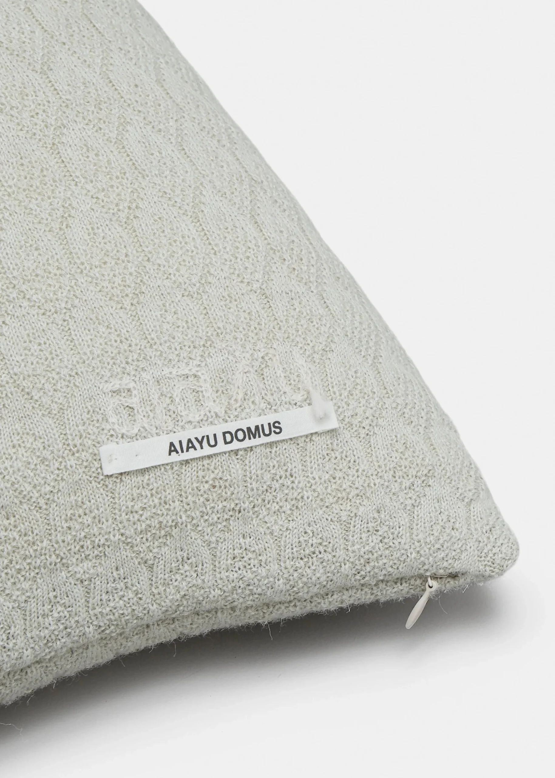 Raul llama wool pillow - 50x50