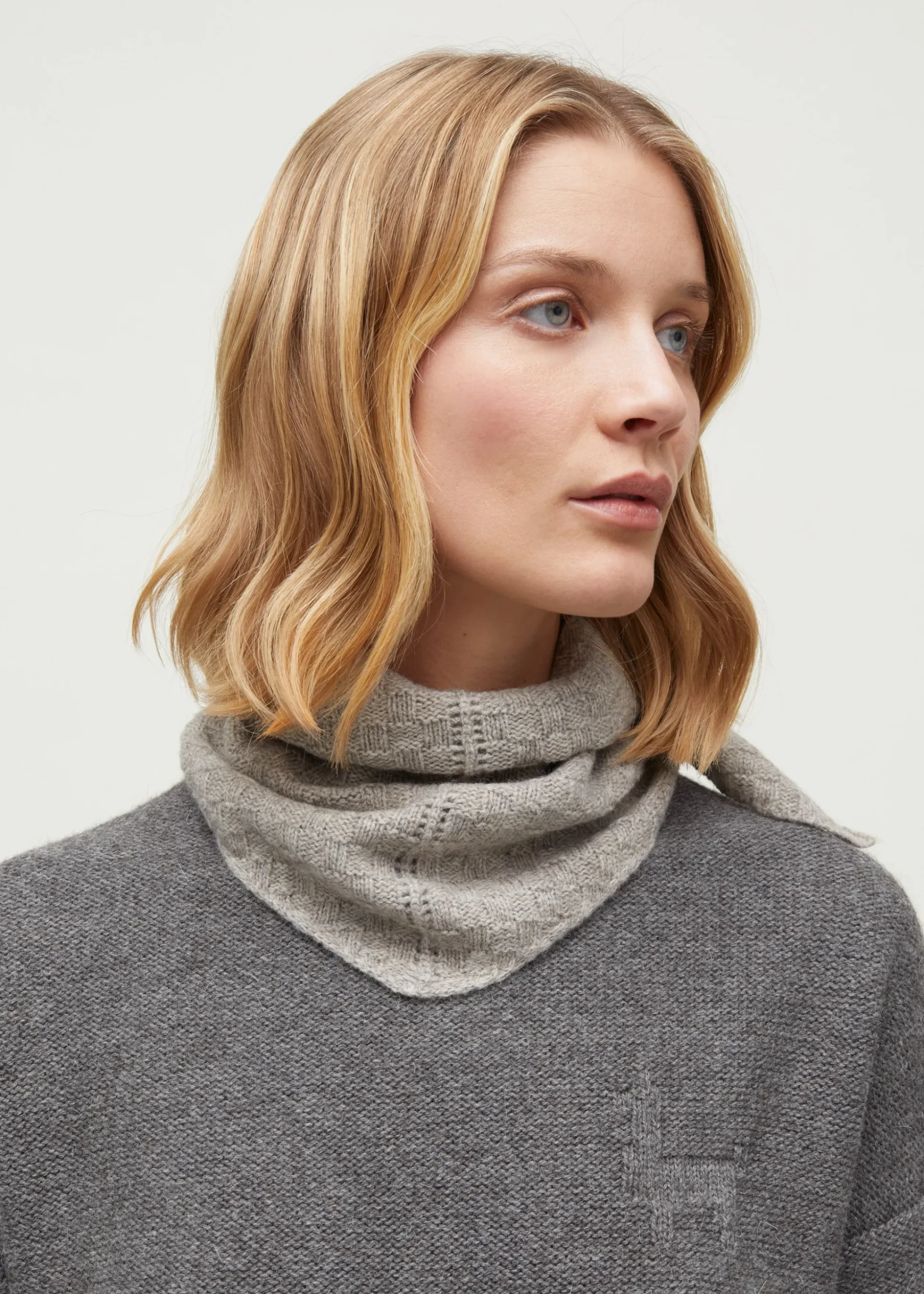 Revna yak scarf