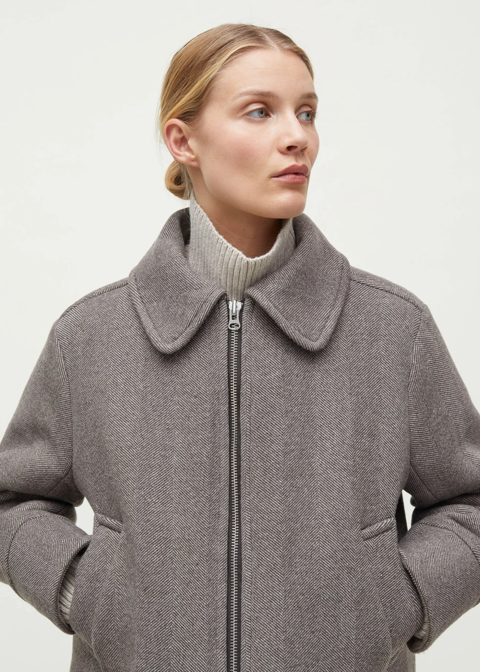 Short wool jacket
